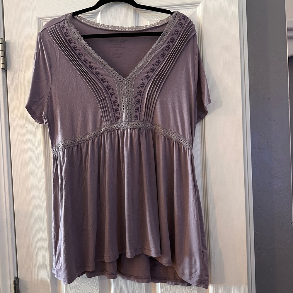 Torrid Supersoft high low embroidered top